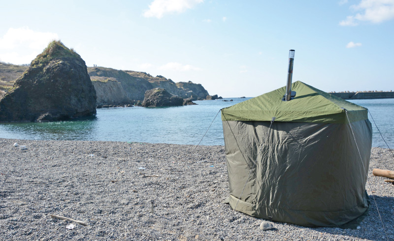 海岸沿いに設置しているサウナ